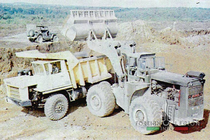 61e BMGL - CTL - Foreign Legion - Construction Company - La Courtine - Renault T 30 - 1980